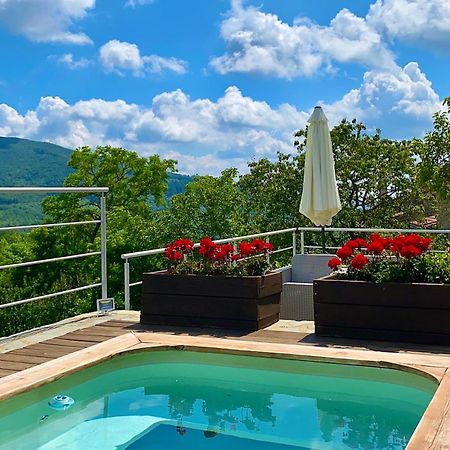 Agriturismo Vezzano 丘西-德拉弗娜 外观 照片