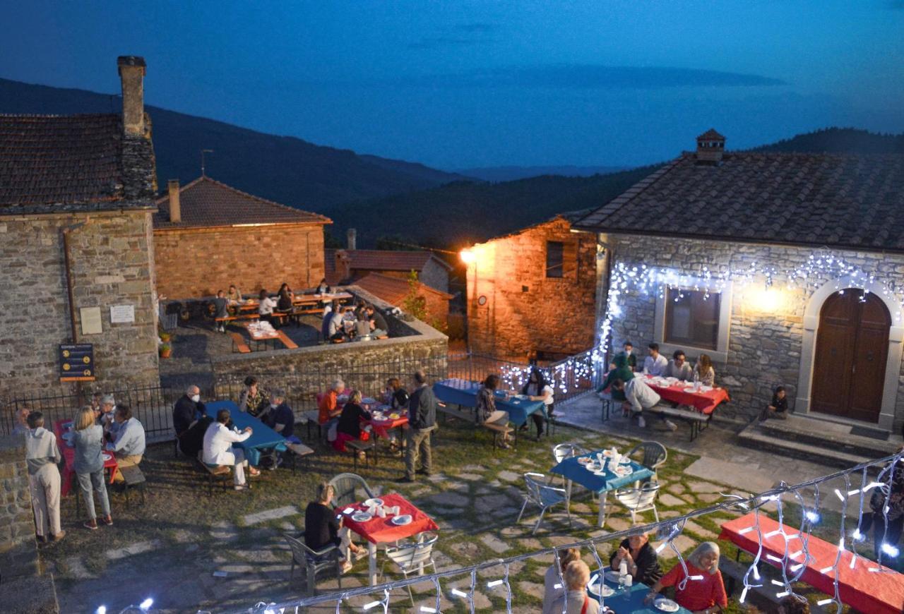 Agriturismo Vezzano 丘西-德拉弗娜 外观 照片