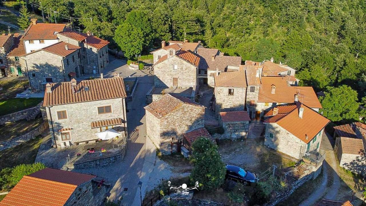 Agriturismo Vezzano 丘西-德拉弗娜 外观 照片