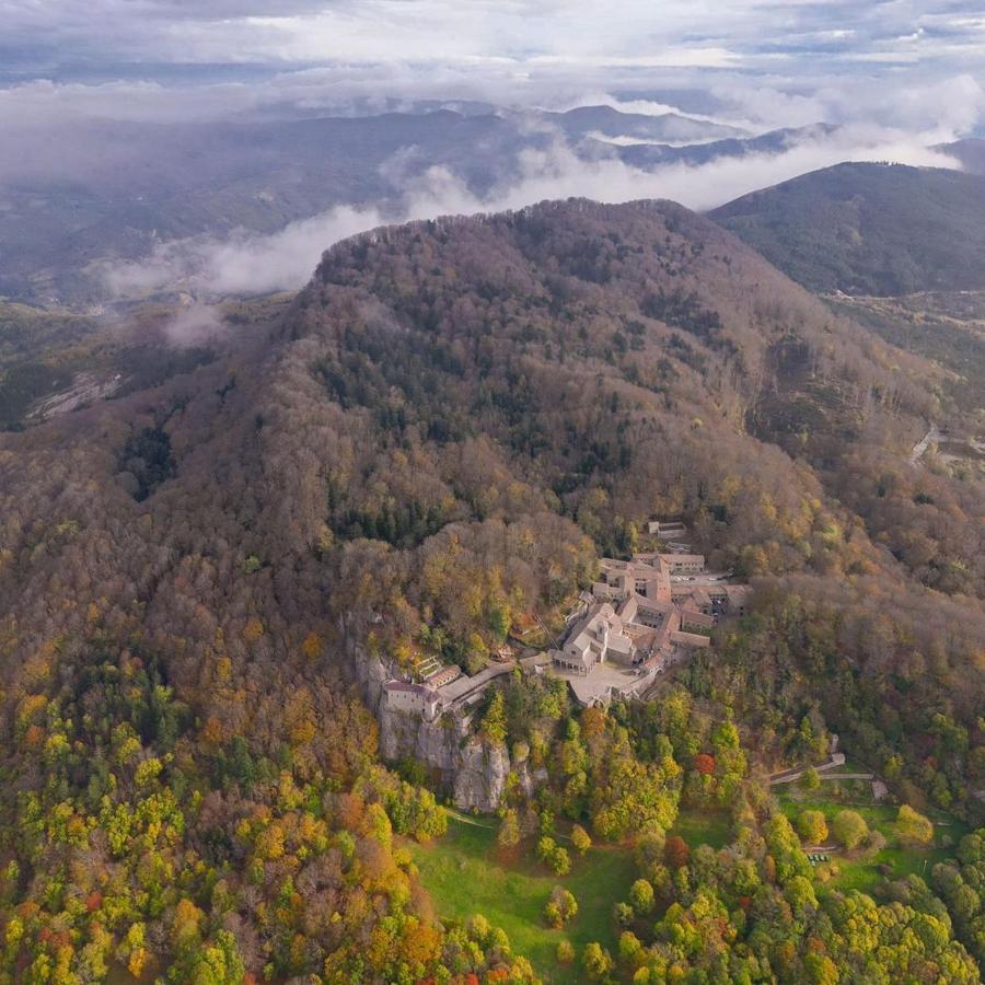 Agriturismo Vezzano 丘西-德拉弗娜 外观 照片