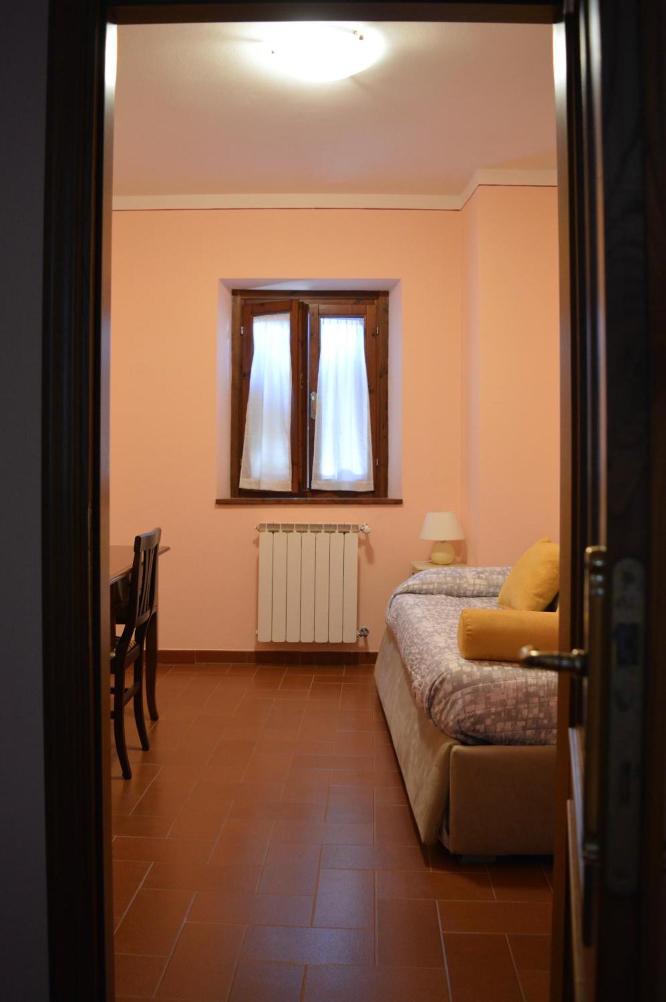 Agriturismo Vezzano 丘西-德拉弗娜 客房 照片