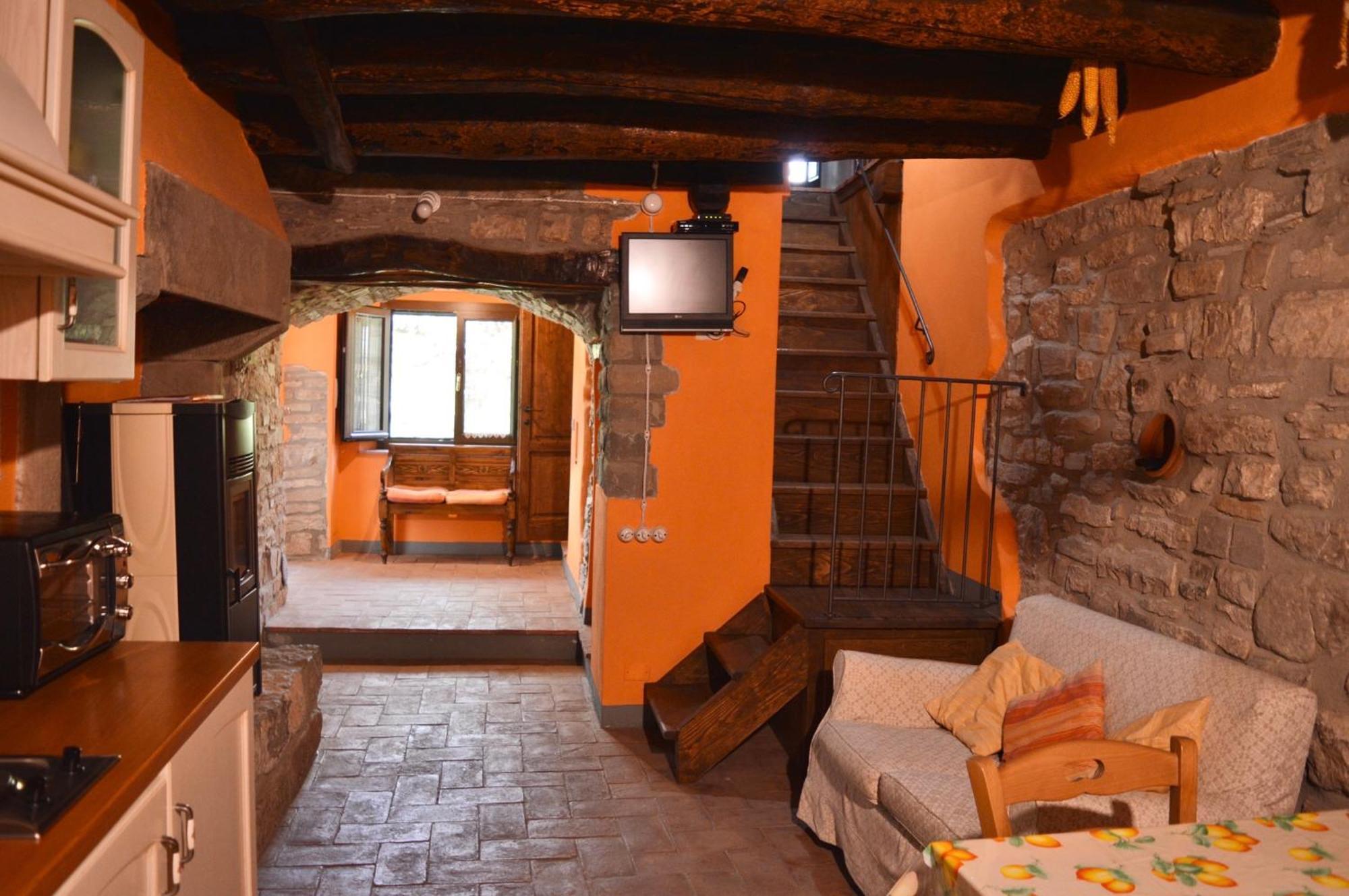 Agriturismo Vezzano 丘西-德拉弗娜 外观 照片
